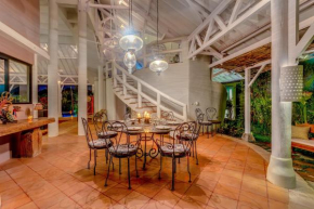 Отель La Villa Oberoi  Kuta